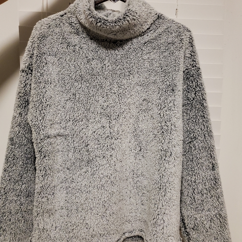 Women's Soft Sherpa 32° Heat 32° Cool Sweater.